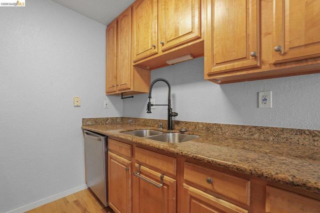 175 Sierra DR APT 303, Walnut Creek, CA 94596