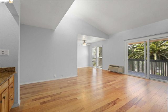 175 Sierra DR APT 303, Walnut Creek, CA 94596