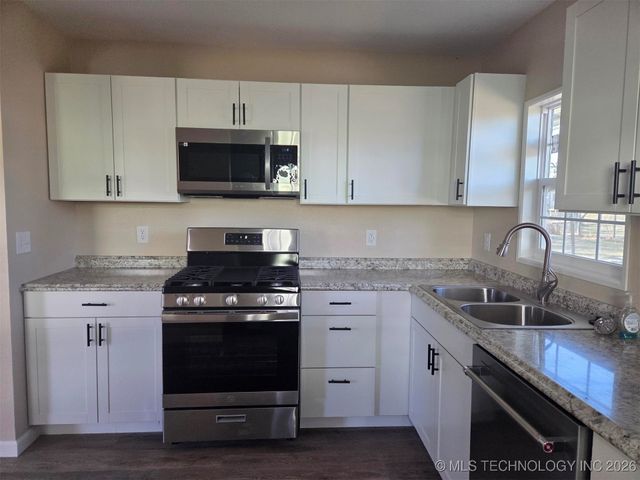 117 Mockingbird Lane, Bartlesville, OK 74003