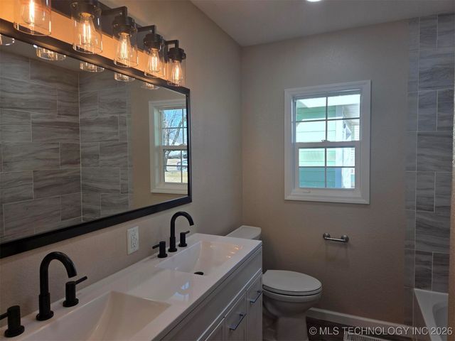 117 Mockingbird Lane, Bartlesville, OK 74003