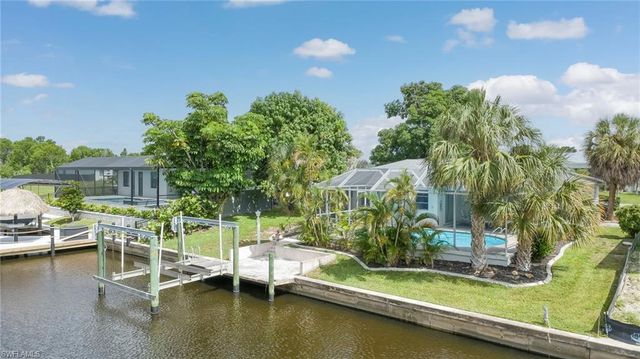 1914 Ottersrest LN, Cape Coral, FL 33990