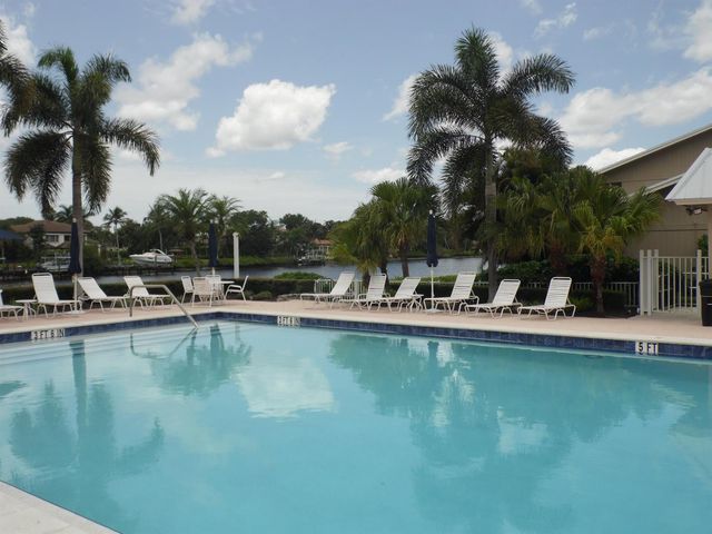 18560 SE Wood Haven Lane G, Jupiter, FL 33469