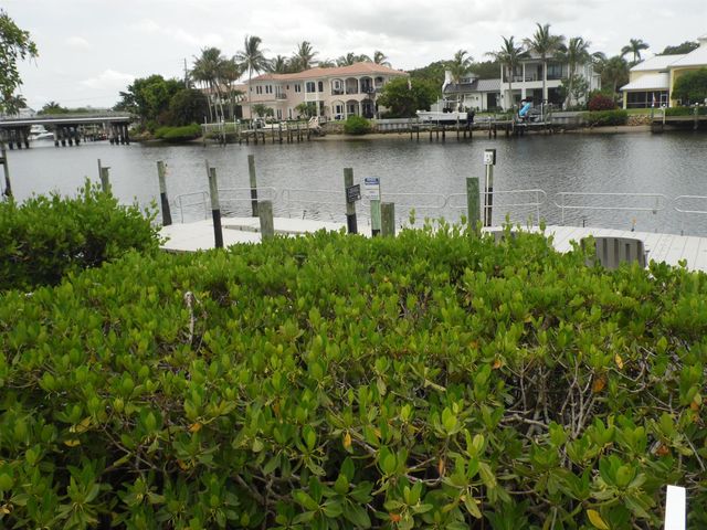 18560 SE Wood Haven Lane G, Jupiter, FL 33469