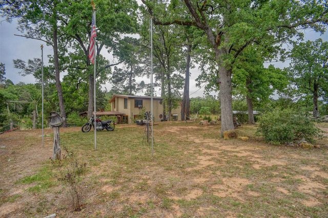 125 Turkey Trot RD, Smithville, TX 78957