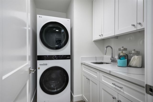 6569 Cutoff RD, Round Top, TX 78940