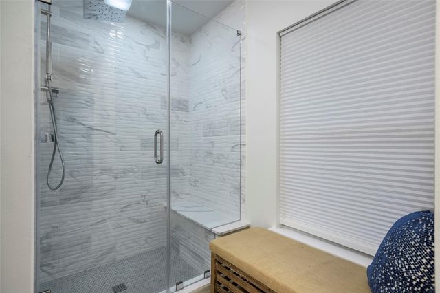 6569 Cutoff RD, Round Top, TX 78940