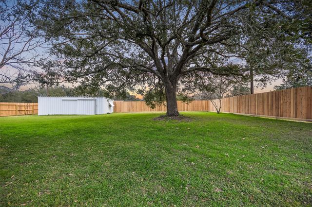 6569 Cutoff RD, Round Top, TX 78940