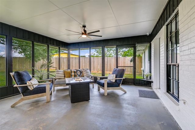 6569 Cutoff RD, Round Top, TX 78940