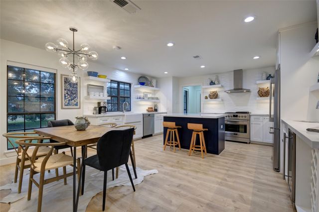 6569 Cutoff RD, Round Top, TX 78940