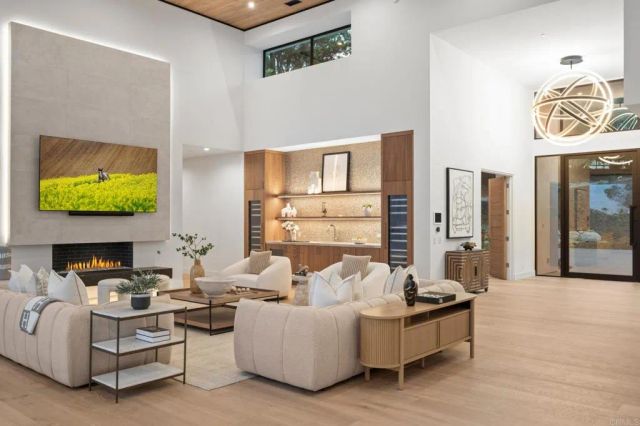 5471 La Crescenta, Rancho Santa Fe, CA 92067