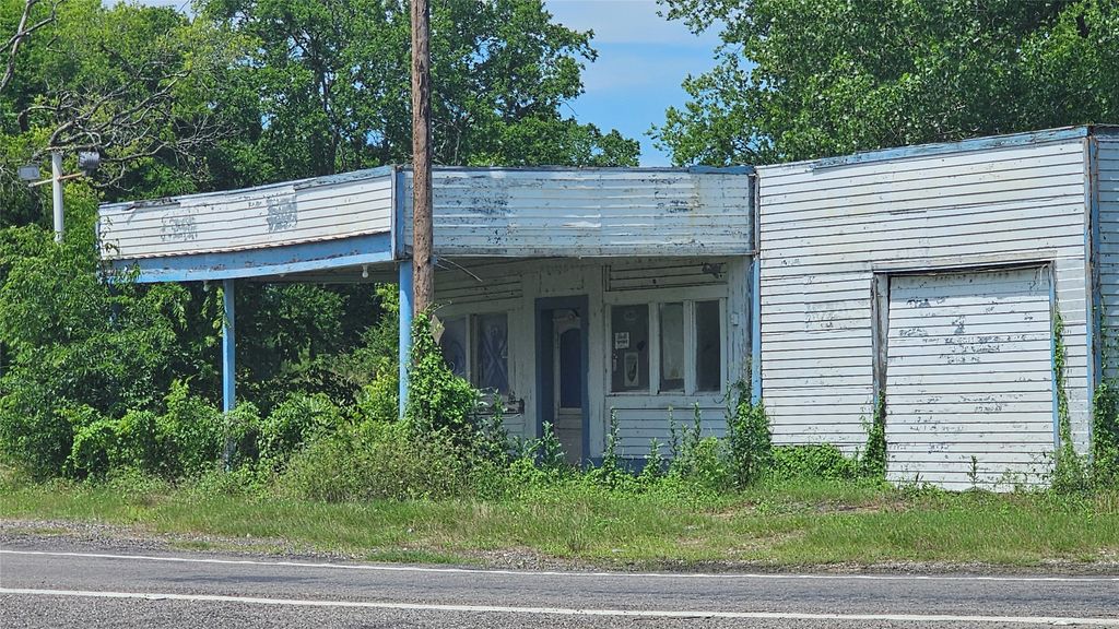 243 S Fm 271, Bonham, TX 75418