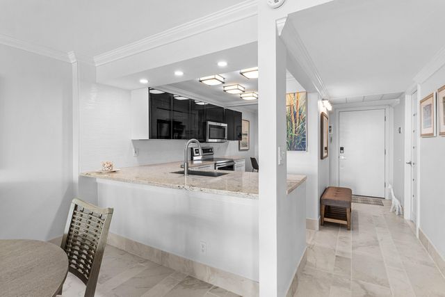 14 Royal Palm Way 501, Boca Raton, FL 33432