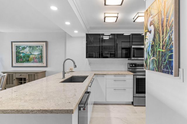 14 Royal Palm Way 501, Boca Raton, FL 33432