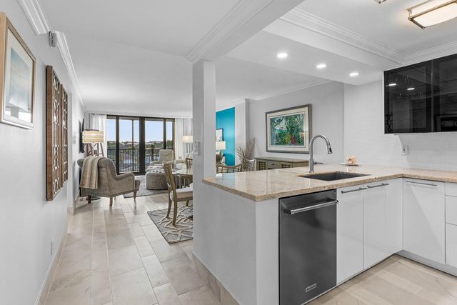 14 Royal Palm Way 501, Boca Raton, FL 33432