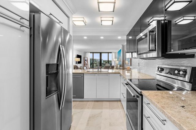 14 Royal Palm Way 501, Boca Raton, FL 33432