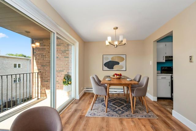 4113 W 97th Place 303, Oak Lawn, IL 60453