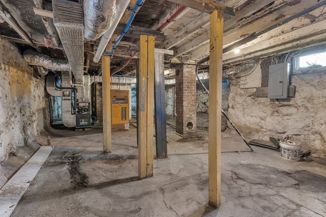 25 Tremont St, Brockton, MA 02301