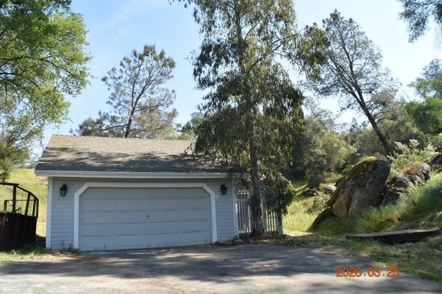 28889 Deep Forest Court, Coarsegold, CA 93614