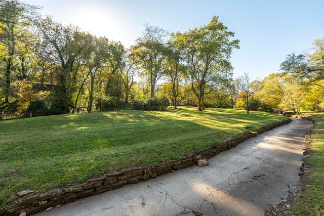 2801 S Lone Pine Avenue, Springfield, MO 65804