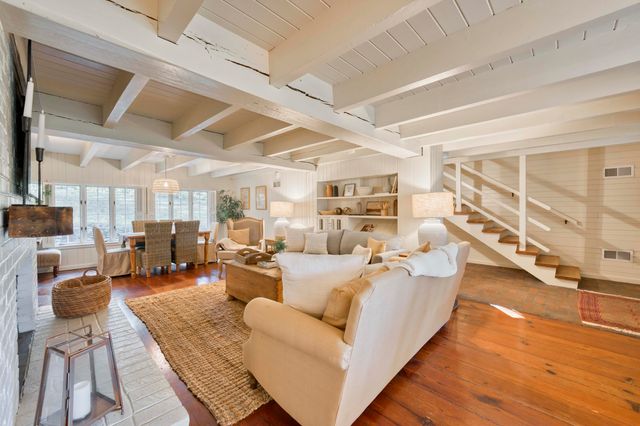 2801 S Lone Pine Avenue, Springfield, MO 65804