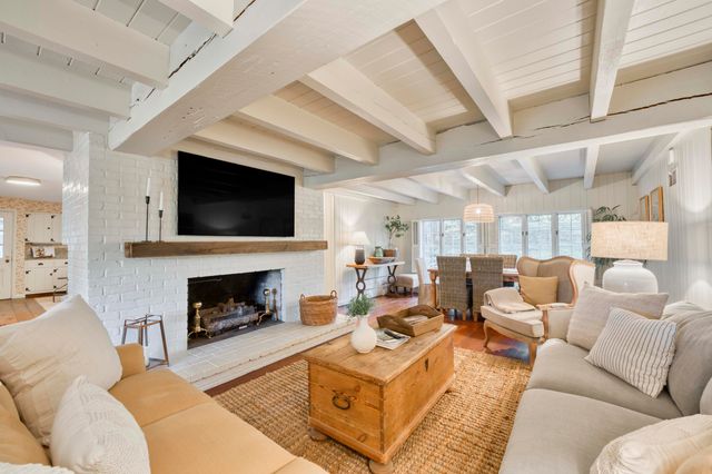 2801 S Lone Pine Avenue, Springfield, MO 65804