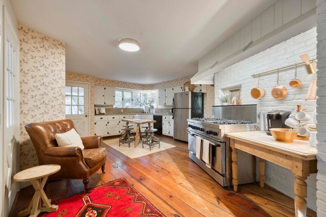 2801 S Lone Pine Avenue, Springfield, MO 65804