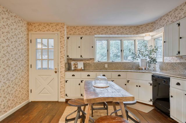 2801 S Lone Pine Avenue, Springfield, MO 65804