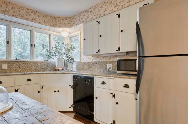 2801 S Lone Pine Avenue, Springfield, MO 65804