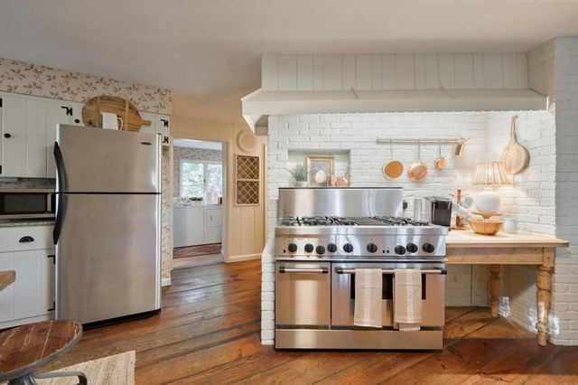 2801 S Lone Pine Avenue, Springfield, MO 65804