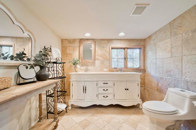 2801 S Lone Pine Avenue, Springfield, MO 65804