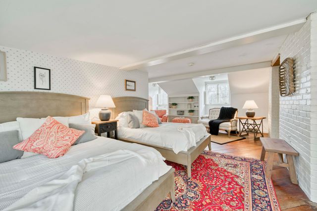 2801 S Lone Pine Avenue, Springfield, MO 65804