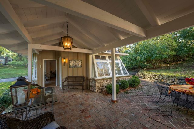 2801 S Lone Pine Avenue, Springfield, MO 65804