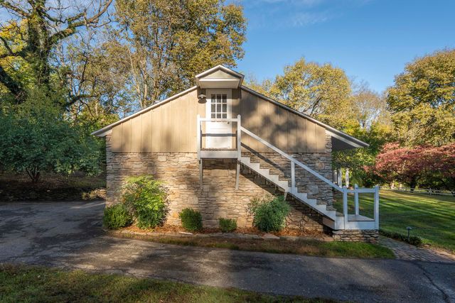 2801 S Lone Pine Avenue, Springfield, MO 65804