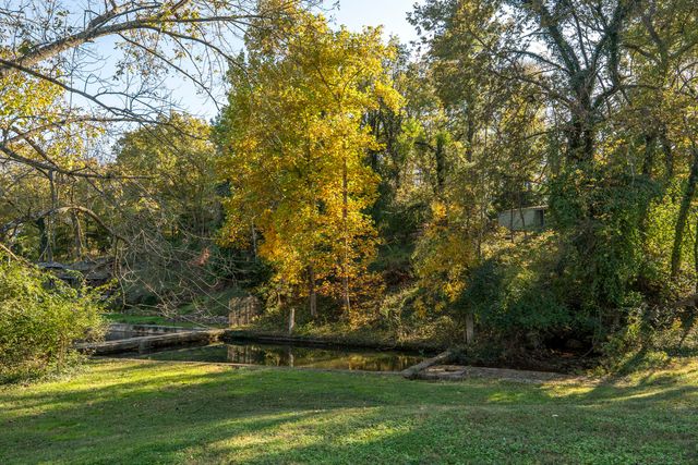 2801 S Lone Pine Avenue, Springfield, MO 65804