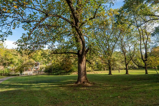 2801 S Lone Pine Avenue, Springfield, MO 65804