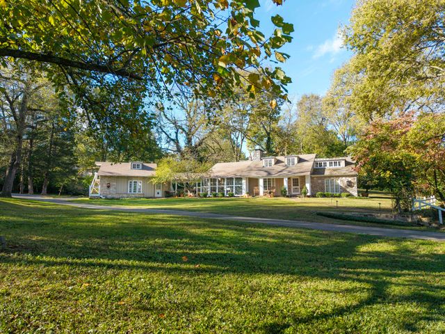 2801 S Lone Pine Avenue, Springfield, MO 65804