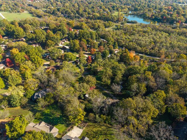 2801 S Lone Pine Avenue, Springfield, MO 65804