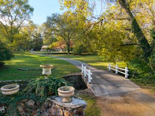 2801 S Lone Pine Avenue, Springfield, MO 65804