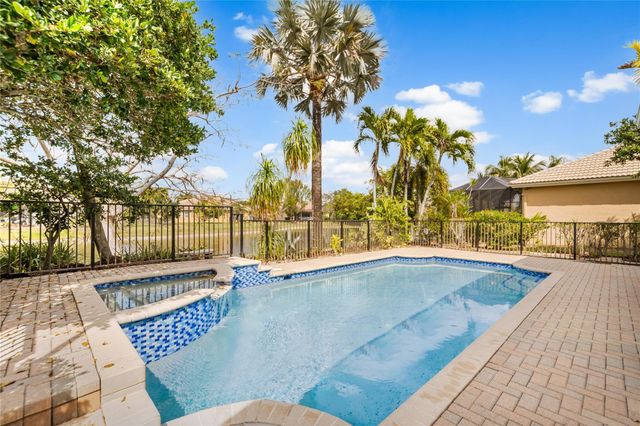 11217 NW 68th Place, Parkland, FL 33076