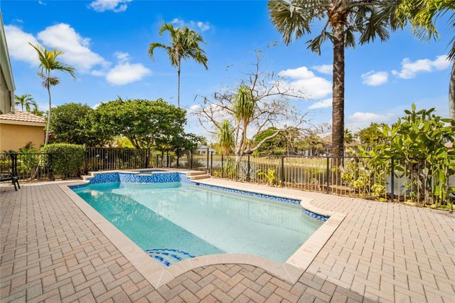 11217 NW 68th Place, Parkland, FL 33076