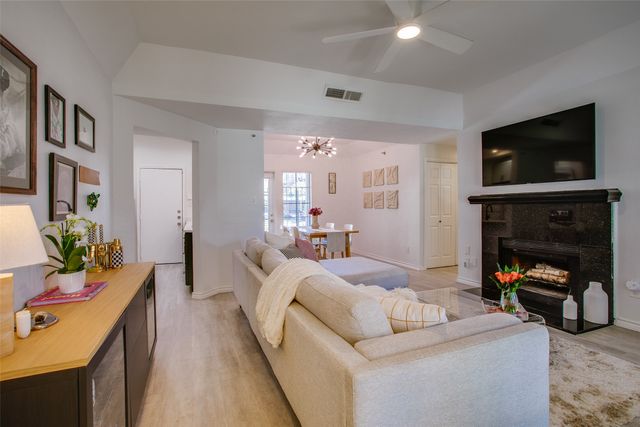 3105 San Jacinto Street 104, Dallas, TX 75204