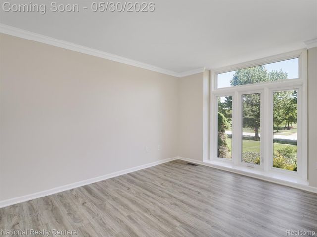 47245 N Pointe Drive, Canton Charter Township, MI 48187