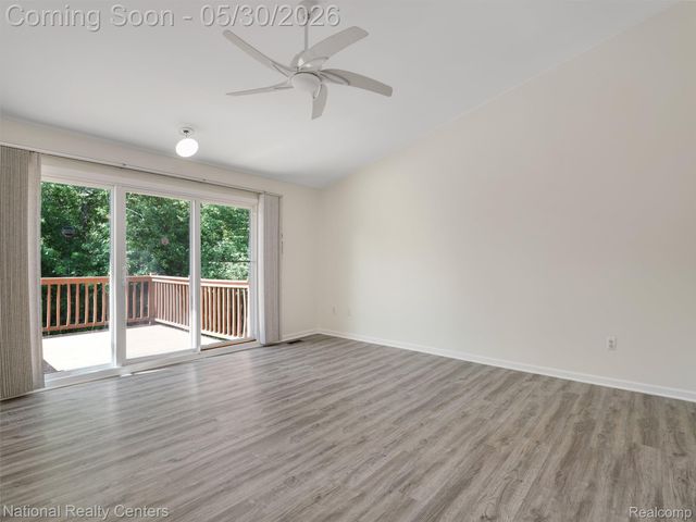 47245 N Pointe Drive, Canton Charter Township, MI 48187