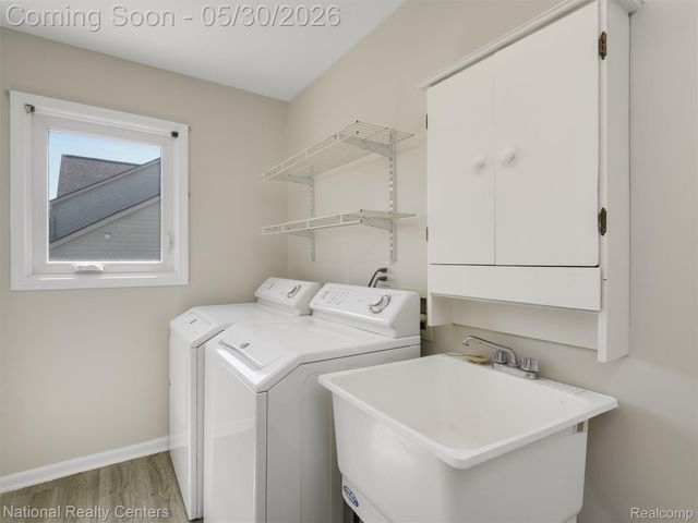 47245 N Pointe Drive, Canton Charter Township, MI 48187