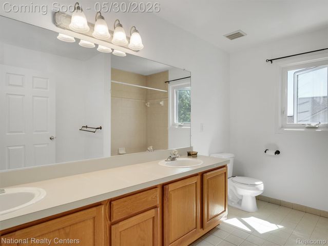 47245 N Pointe Drive, Canton Charter Township, MI 48187
