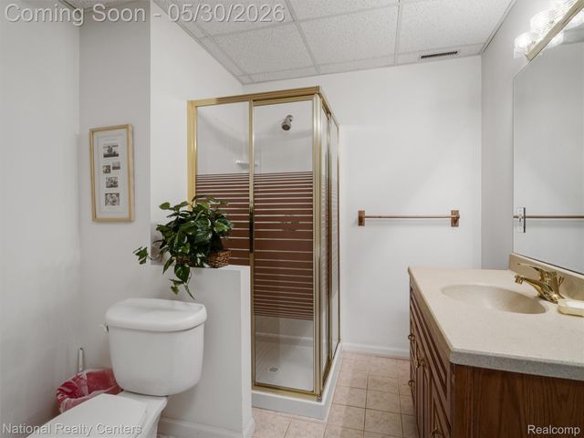 47245 N Pointe Drive, Canton Charter Township, MI 48187