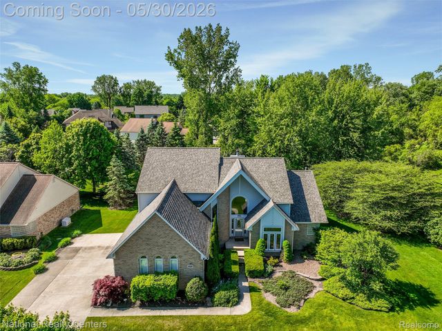 47245 N Pointe Drive, Canton Charter Township, MI 48187