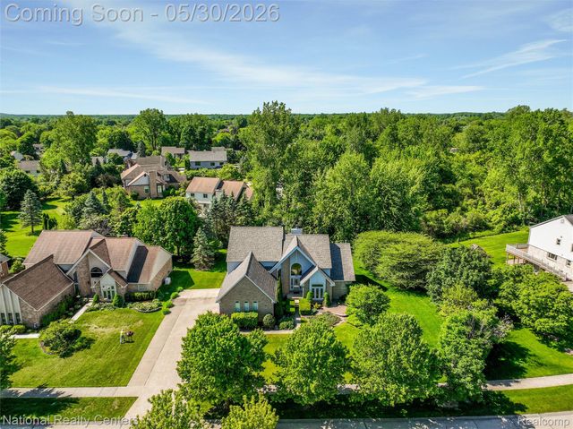 47245 N Pointe Drive, Canton Charter Township, MI 48187