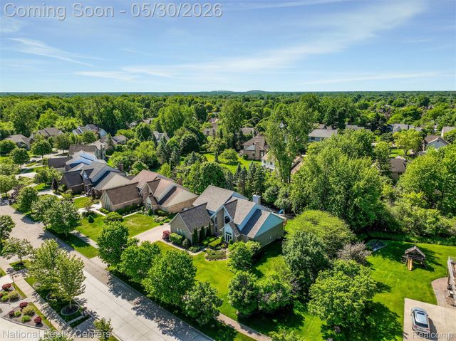 47245 N Pointe Drive, Canton Charter Township, MI 48187