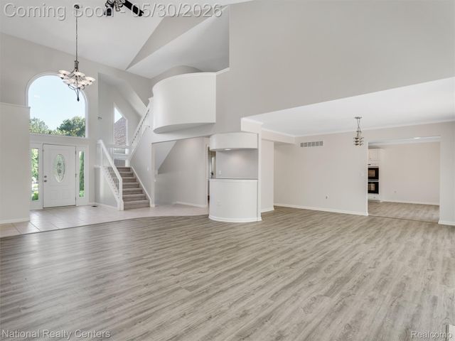 47245 N Pointe Drive, Canton Charter Township, MI 48187